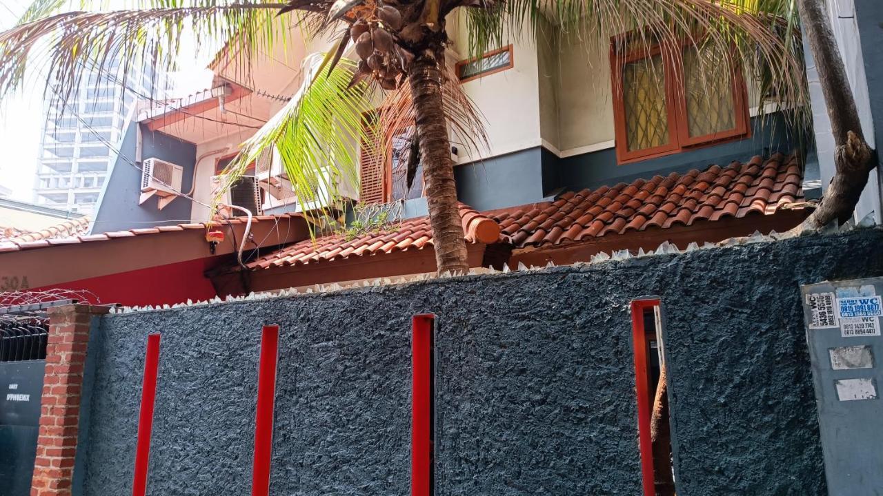 Oyo 91341 D'Phoenix Anggrek Syariah Residence جاكرتا المظهر الخارجي الصورة